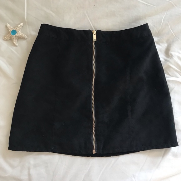 H&M Dresses & Skirts - H&M Black Mini Skirt